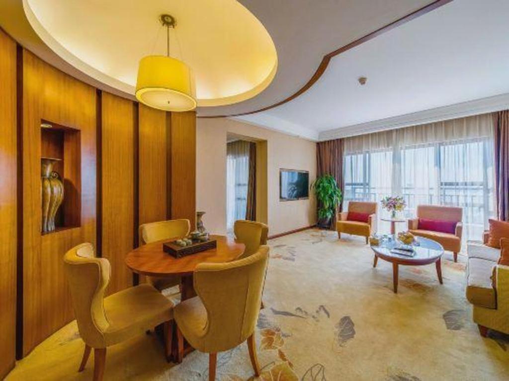 Ocean Spring Metropark Hotel Csuhaj Kültér fotó